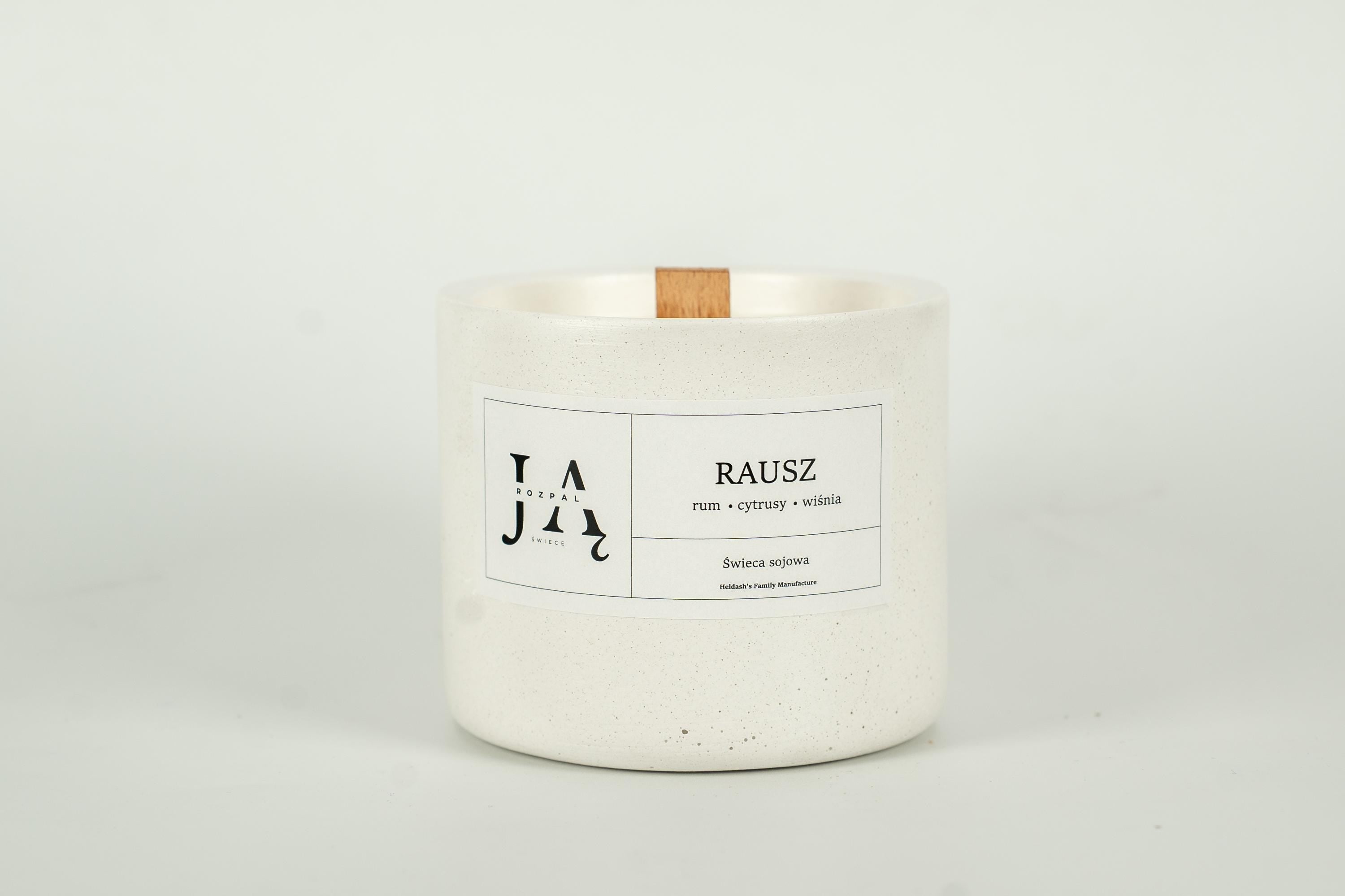 RAUSZ | intensywna świeca sojowa z nutą rumu i wiśni