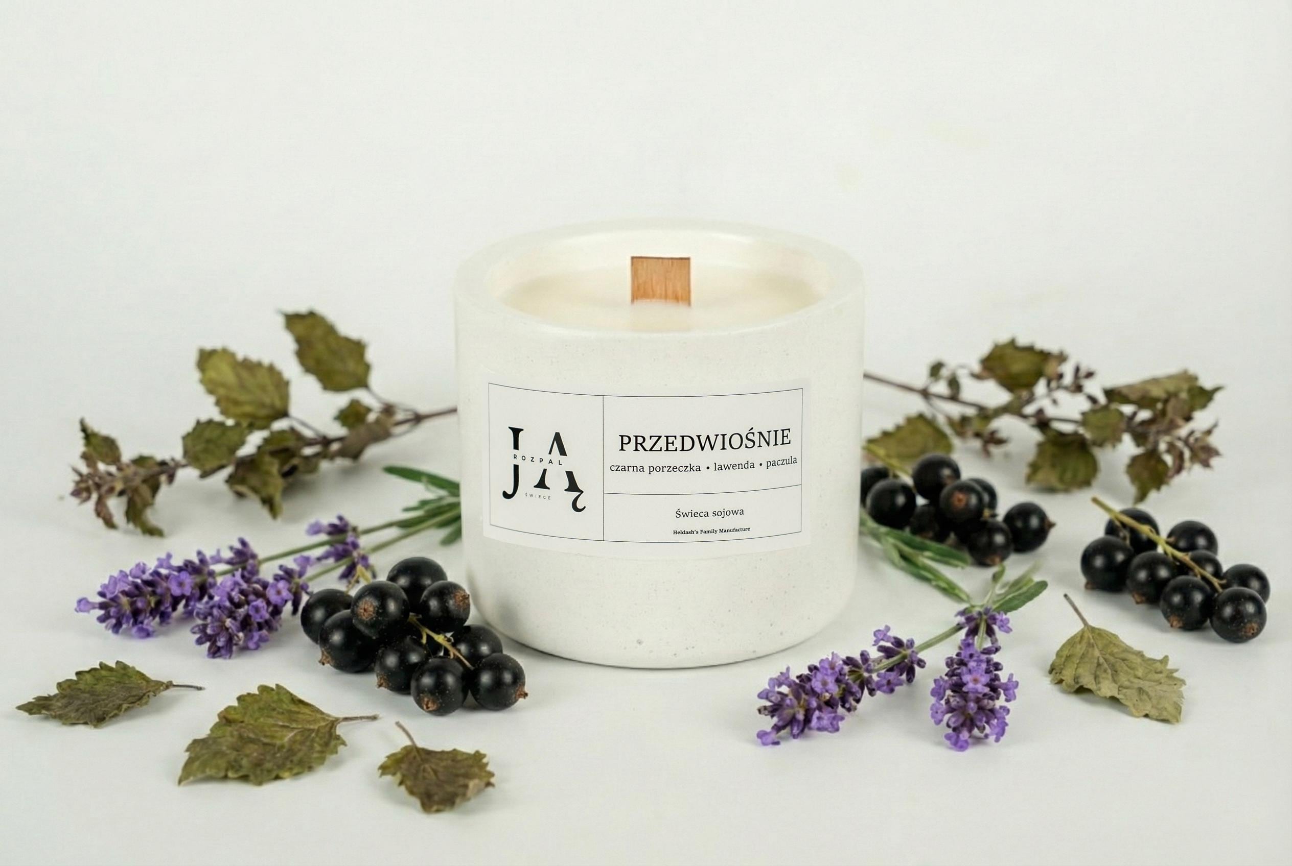 PRZEDWIOŚNIE | świeca sojowa inspirowana zmianą pór roku