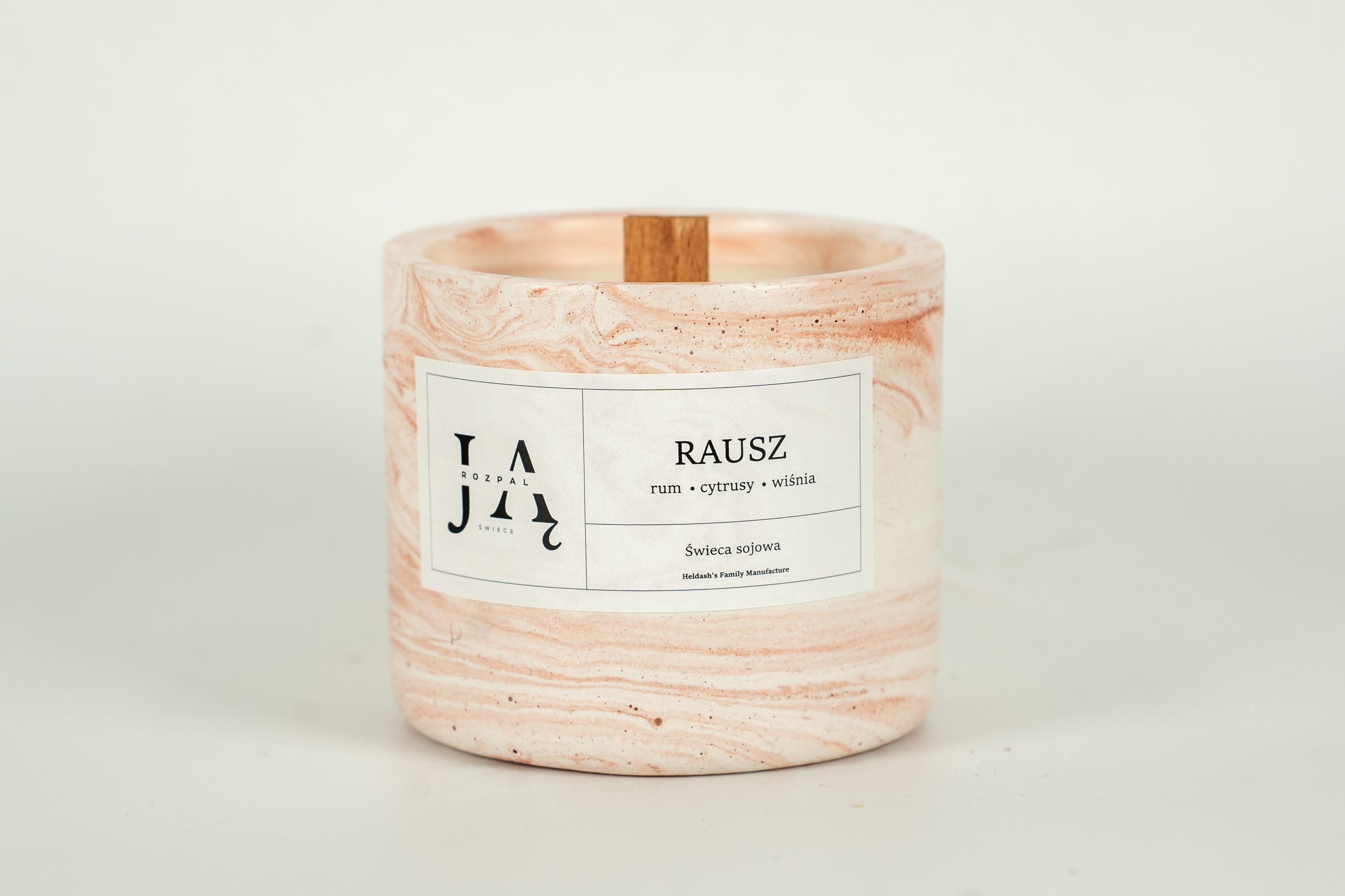 RAUSZ | intensywna świeca sojowa z nutą rumu i wiśni