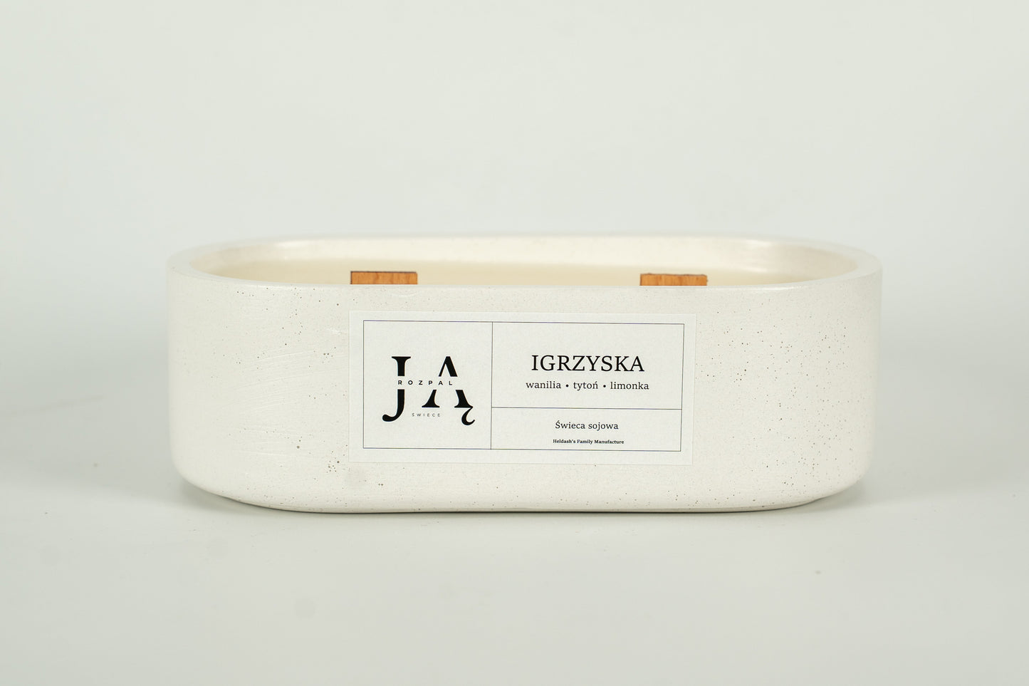 Świeca sojowa "IGRZYSKA" świeca z kontrastowym charakterem - Biała