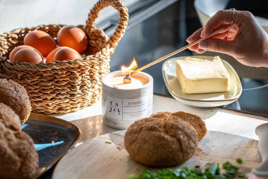 JUTRZNIA | naturalna świeca sojowa o cytrusowej świeżości - Rozpal Ją