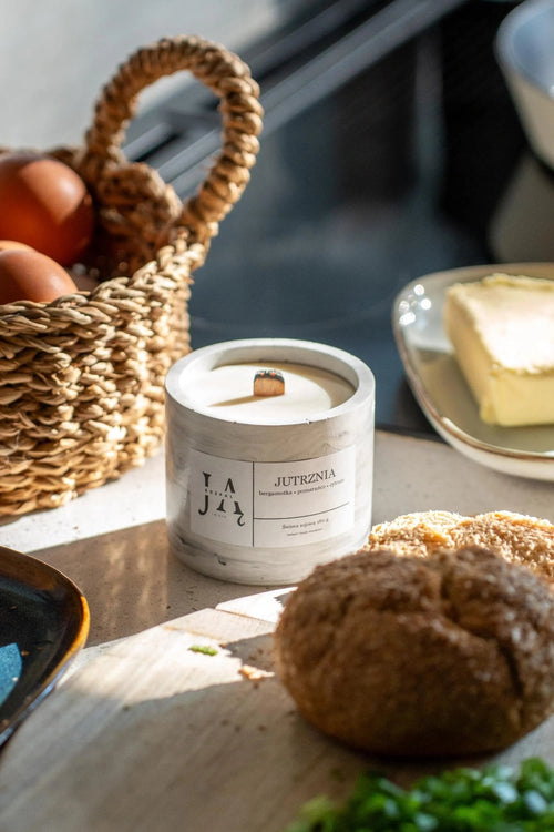 JUTRZNIA | naturalna świeca sojowa o cytrusowej świeżości - Rozpal Ją