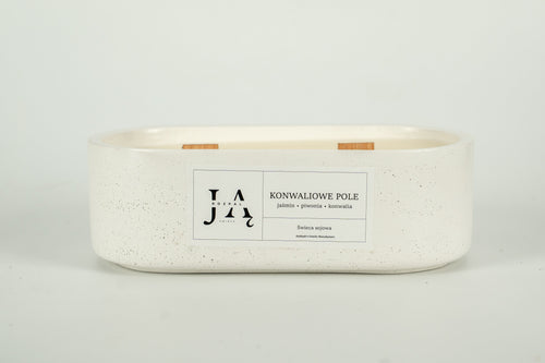 Świeca sojowa "KONWALIOWE POLE" świeca o kwiatowym charakterze - Biała