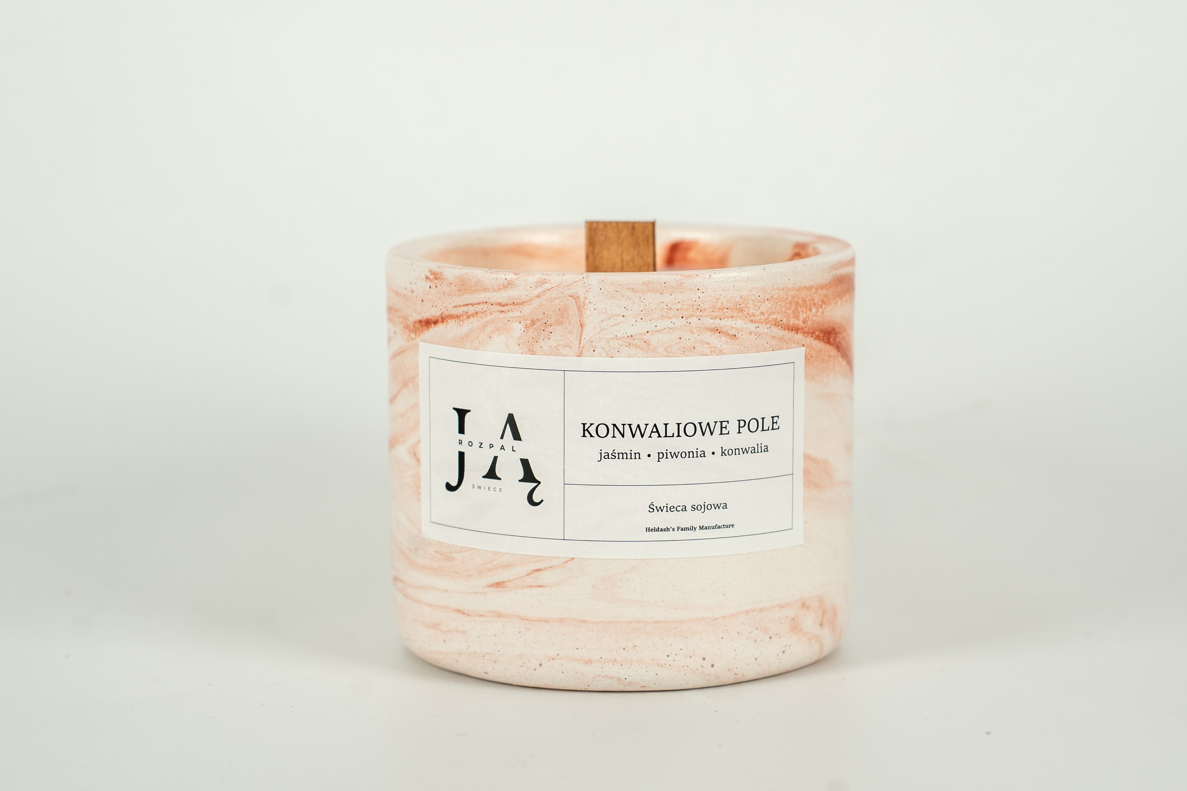 KONWALIOWE POLE | kwiatowa świeca sojowa pełna lekkości