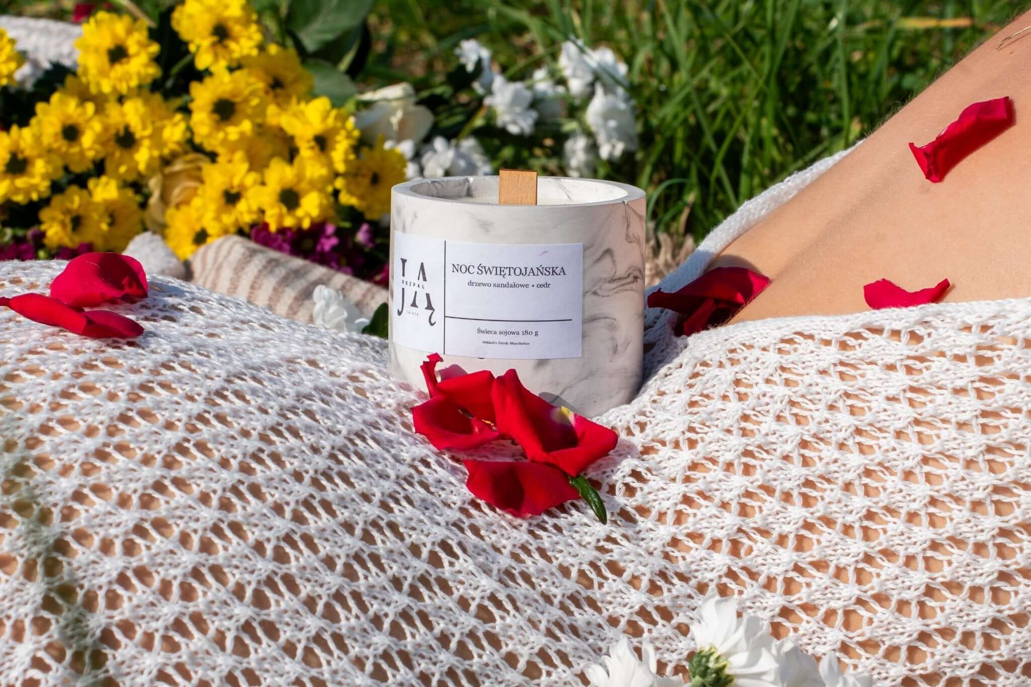 NOC ŚWIĘTOJAŃSKA | głęboka, drzewna świeca sojowa - Rozpal Ją