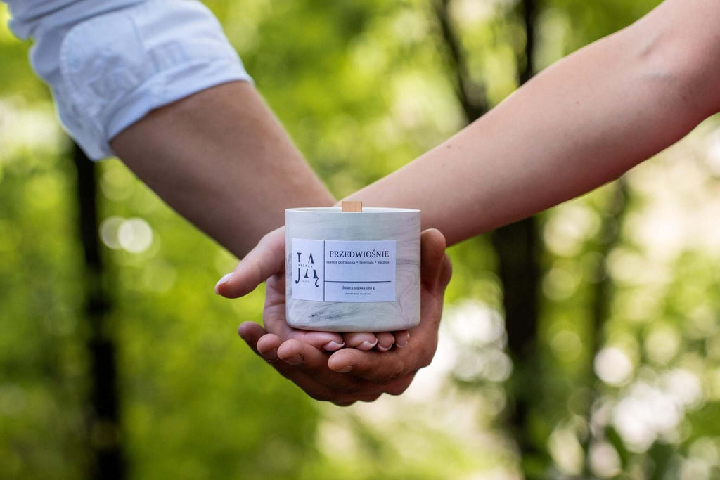 PRZEDWIOŚNIE | świeca sojowa inspirowana zmianą pór roku - Rozpal Ją