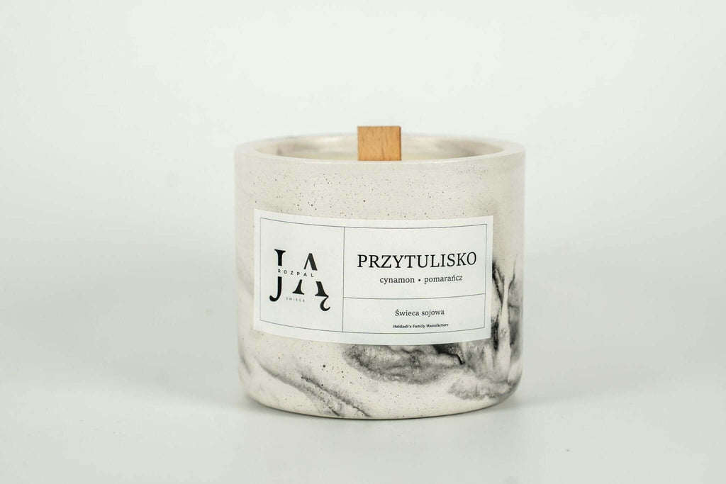 PRZYTULISKO | klasyczna świeca sojowa pełna domowego ciepła - Rozpal Ją