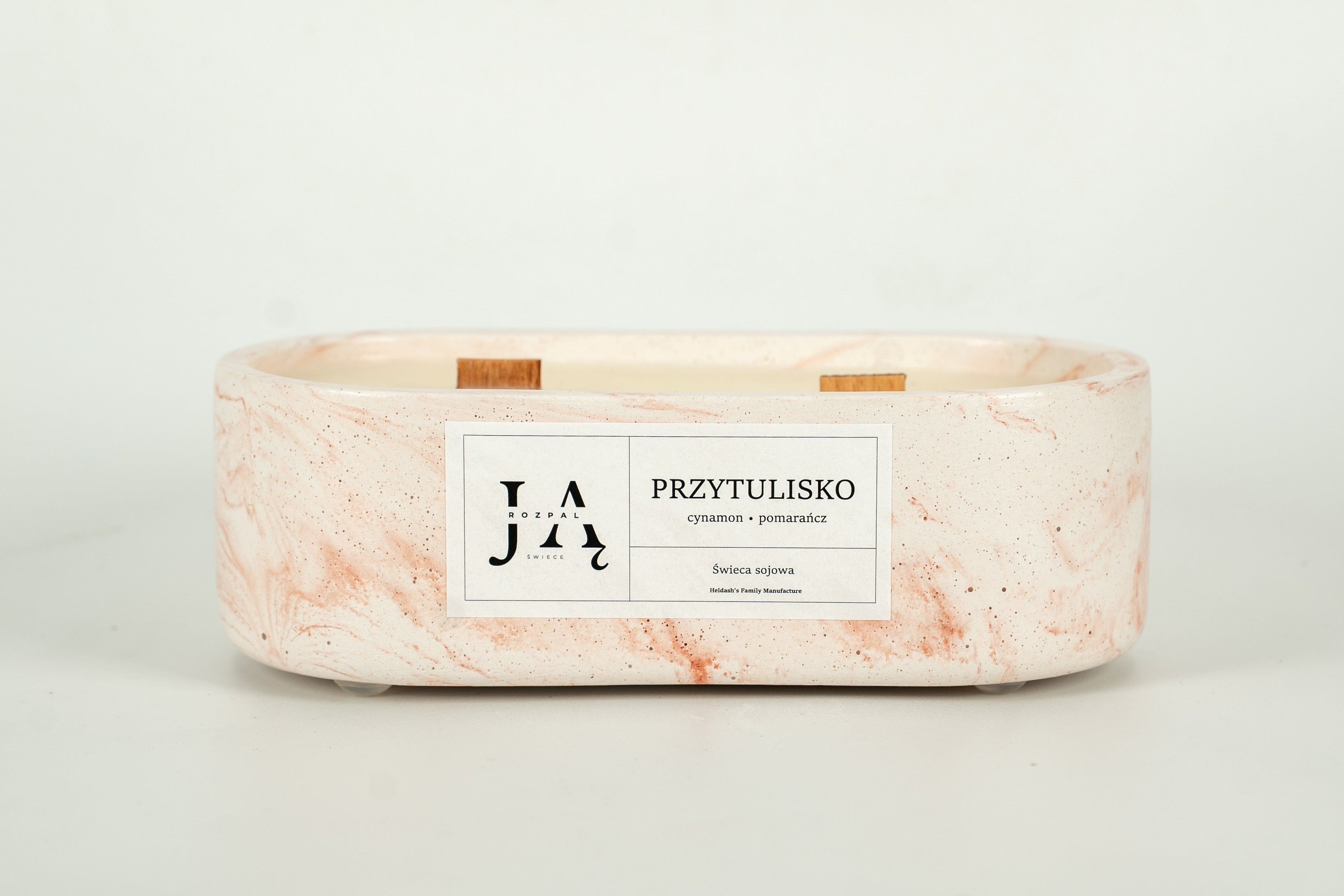 PRZYTULISKO | Świeca sojowa pełna domowego ciepła Rozpal Ją