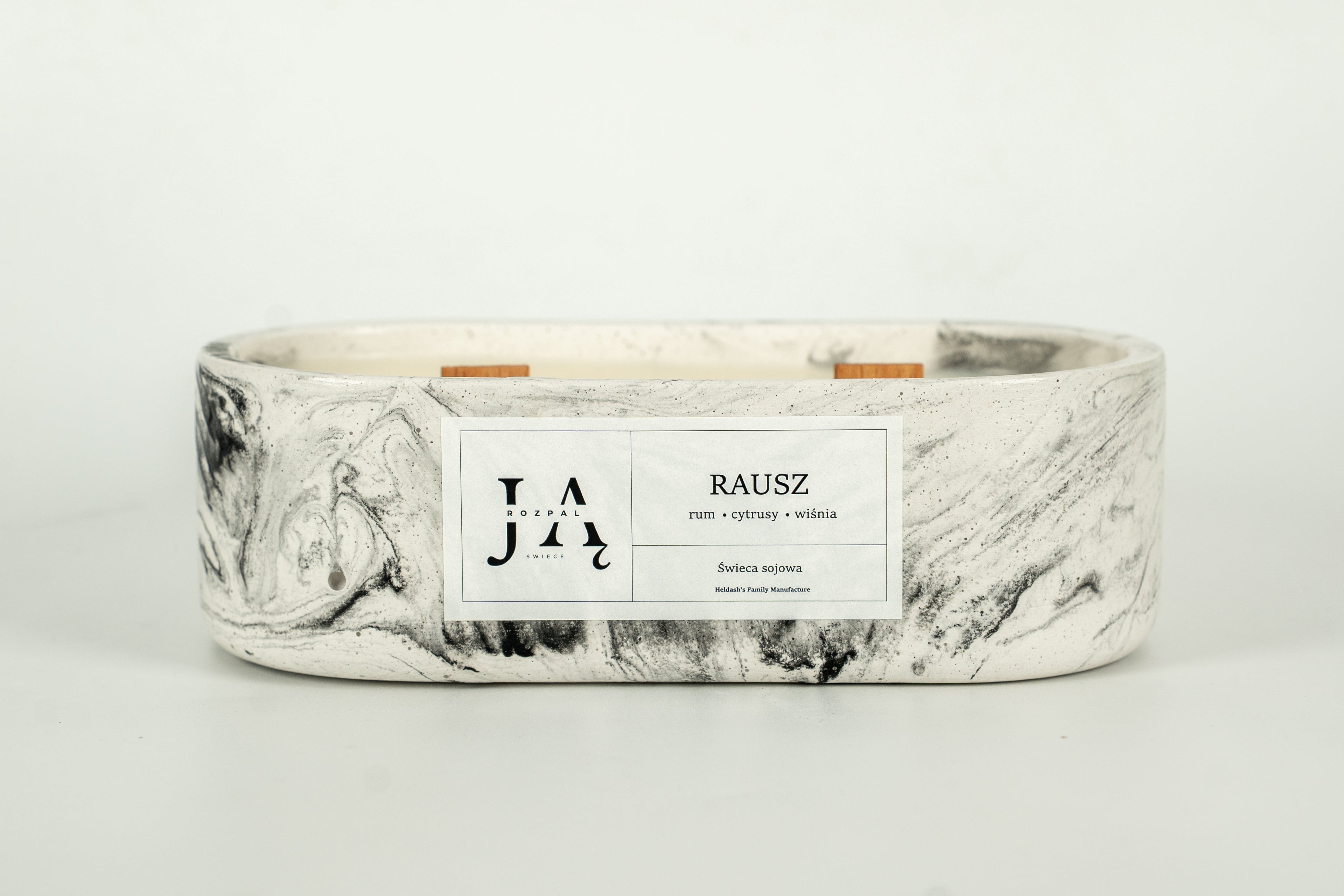 Świeca sojowa "RAUSZ" świeca z nutą rumu i wiśni - Czarna