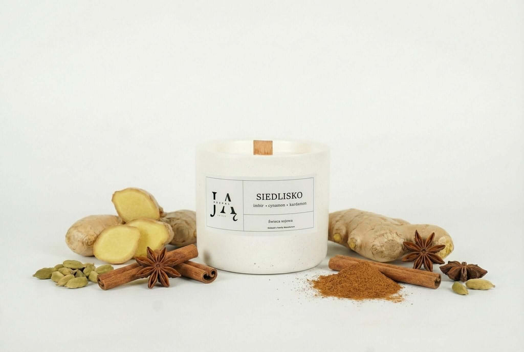 SIEDLISKO | rozgrzewająca świeca sojowa o korzennym charakterze - Rozpal Ją