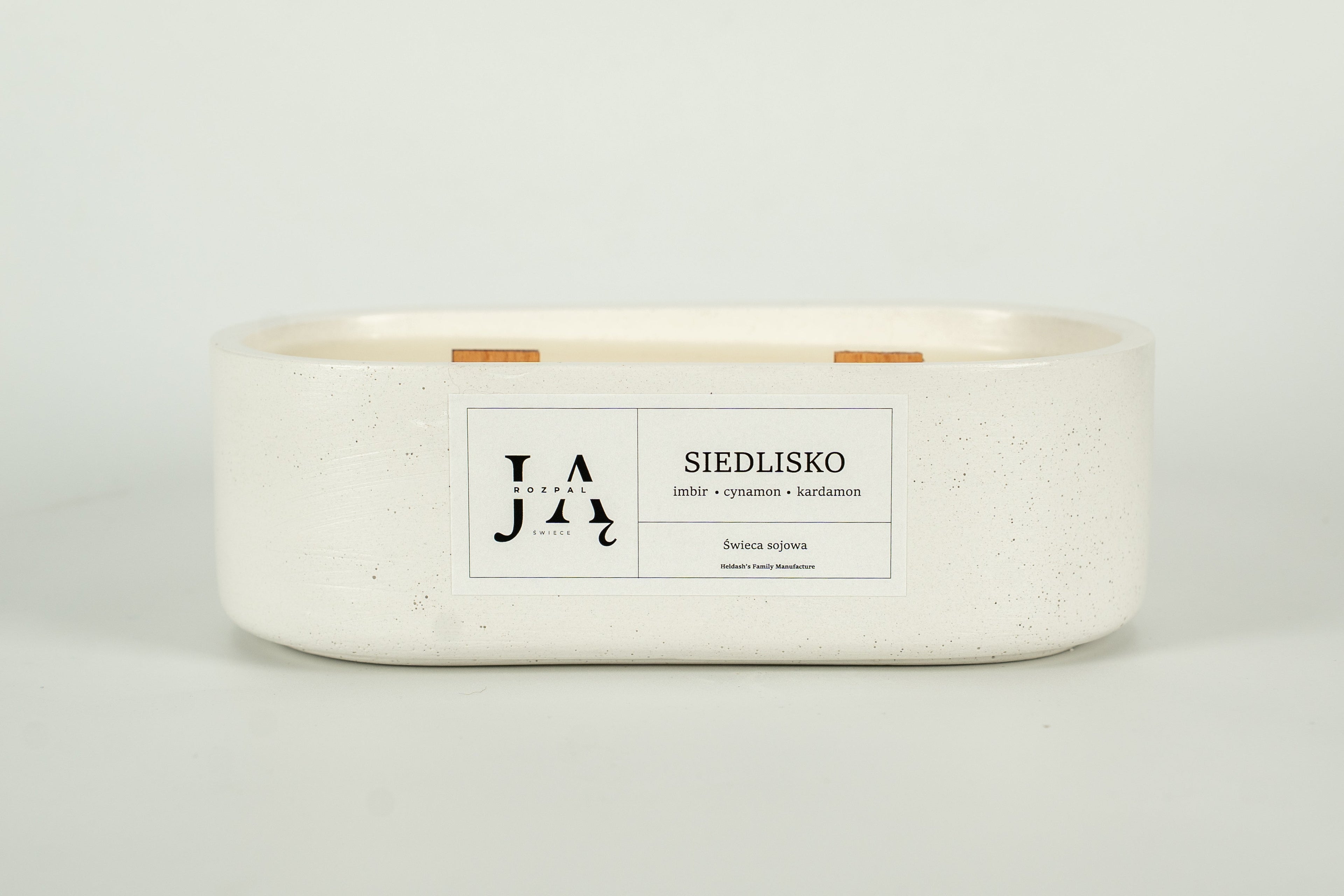 SIEDLISKO | Świeca sojowa o korzennym charakterze Rozpal Ją
